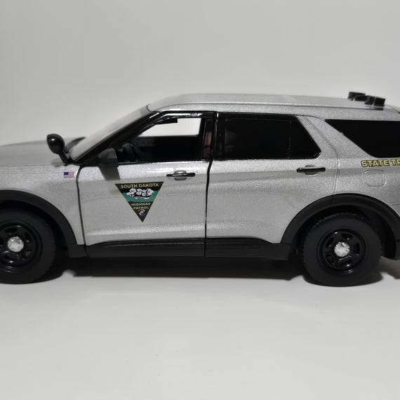 Custom 1/24th scale South Dakota Highway Patrol 2022 Ford Police Interceptor Utility slicktop diecast model