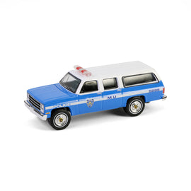 #43040-D - 1/64th scale NYPD 1990 Chevrolet Suburban K2500 Scottsdale