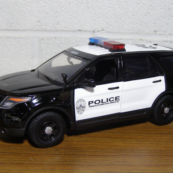 Custom 1/24th scale Austin, Texas Police Ford Police Interceptor Utility diecast car with working lights